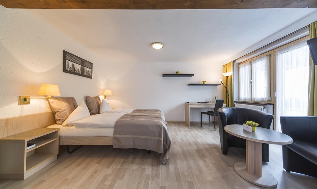 Relais Bayard Hotel Leuk Room photo
